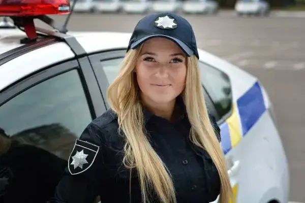 Zdjęcie Jaki stopień ma policjant po studiach? Oto, co musisz wiedzieć