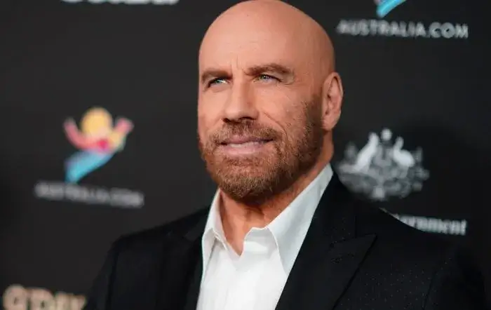 Zdjęcie Fryzura na łyso - dla kogo? Poznaj zalety i wyzwania łysej głowy