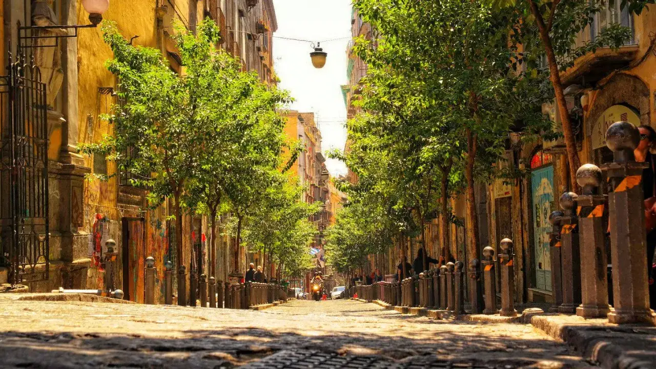 Zdjęcie Czy w Neapolu jest bezpiecznie? Odkryj zagrożenia dla turystów