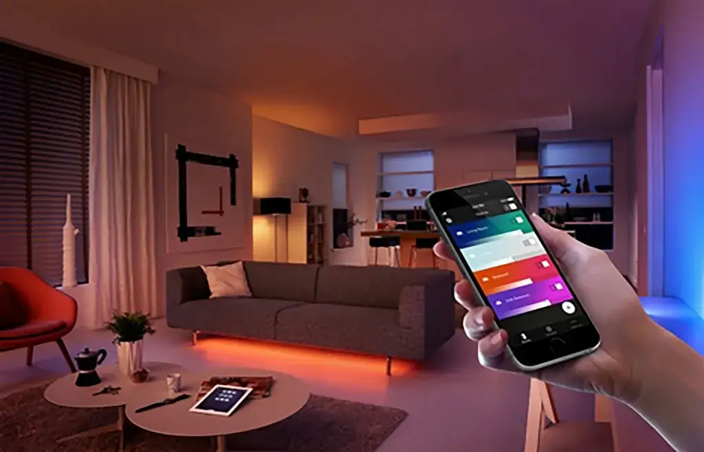 Zdjęcie Focos LED: Transforma tu Sal&oacute;n Moderno con Luz Inteligente