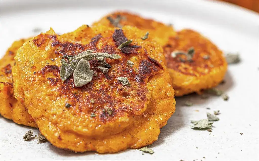 Zdjęcie Placki z dyni jak ziemniaczane: Sekretny przepis na chrupiące i miękkie danie