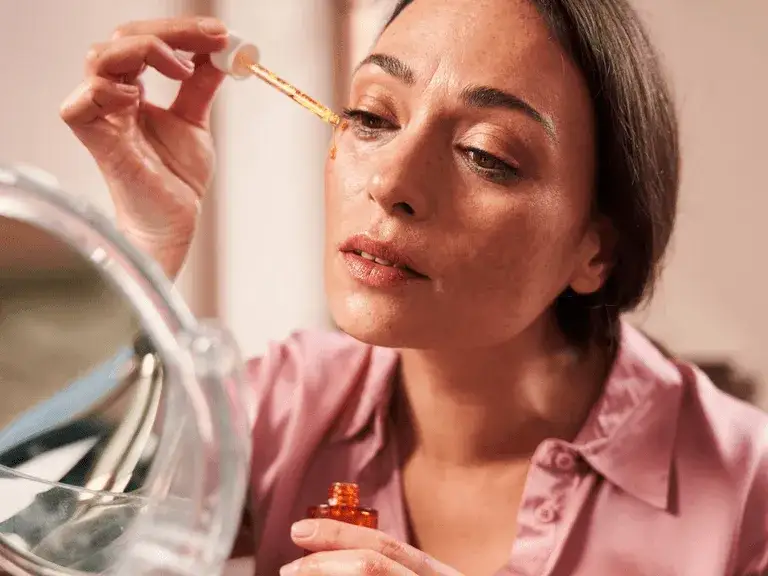 Zdjęcie Rewitalizujące serum usuwające oznaki zmęczenia - przywróć blask skórze