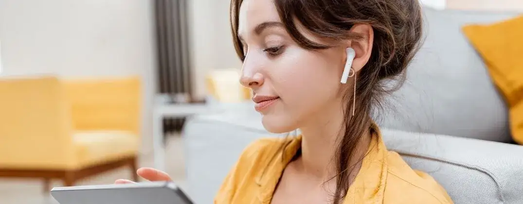 Zdjęcie Jak odebrać rozmowę na AirPods - proste sposoby i porady