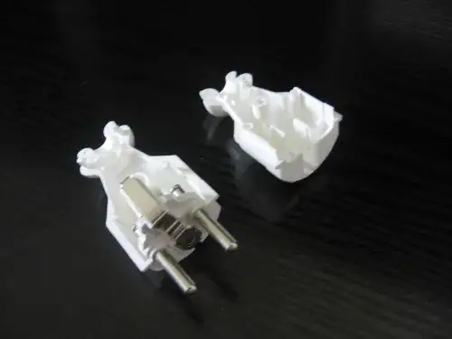 Zdjęcie Jak wymienić wtyczkę w kablu - uniknij niebezpieczeństw i oszczędź na naprawach