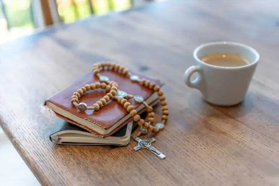 Zdjęcie Czym jest modlitwa uwielbienia i jak może zmienić twoje życie?