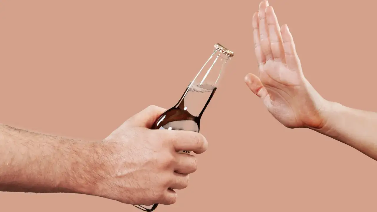 Zdjęcie Czy po wszywce można pić piwo bezalkoholowe? Zobacz ryzyko i skutki