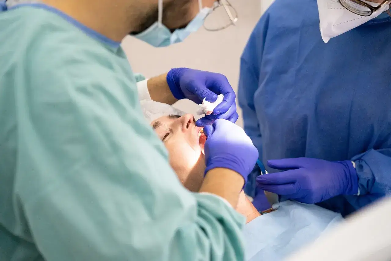 Zdjęcie Kiedy odwołać wizytę u dentysty? Uniknij niepotrzebnych kosztów