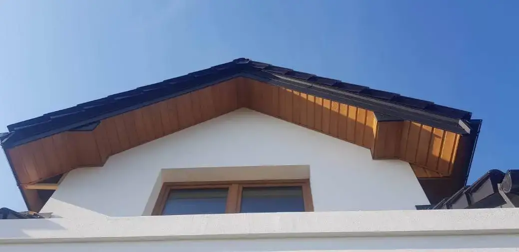 Zdjęcie Jaka podbitka do dachówki antracytowej? Najlepsze kolory i porady