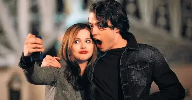 Zdjęcie Filmy o zakochanych nastolatkach, które poruszają serce i emocje