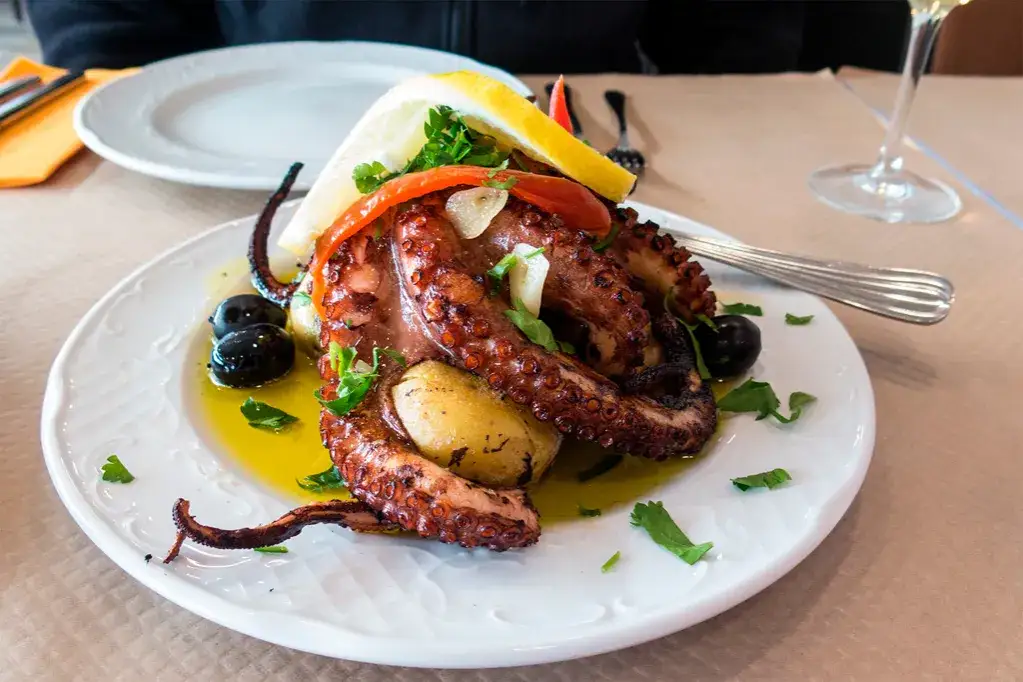 Zdjęcie Serock gdzie zjeść: najlepsze restauracje i smaki, które musisz spróbować