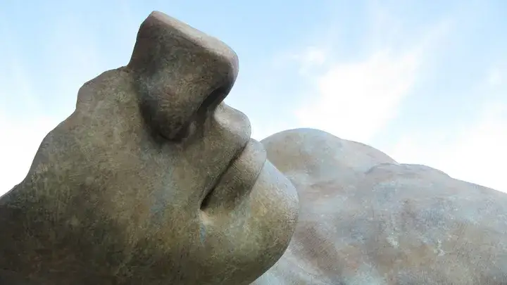 Zdjęcie Igor Mitoraj w Starym Browarze: Odkryj jego niezwykłe rzeźby