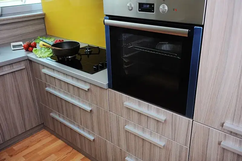 Zdjęcie Piekarnik na dole czy na górze – co wybrać, aby uniknąć problemów?