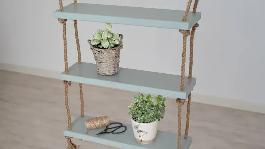 Zdjęcie Jak stworzyć kwietnik drewniany drabinkę – prosty projekt DIY krok po kroku