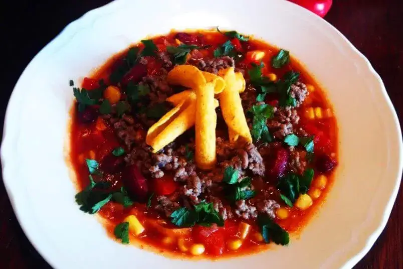 Zdjęcie Zupa meksykańska z wołowiną - prosta, aromatyczna i sycąca potrawa