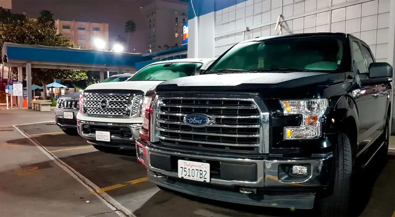 Zdjęcie Wynajem samochodu czy kupno: Co się bardziej opłaca w 2025 roku?