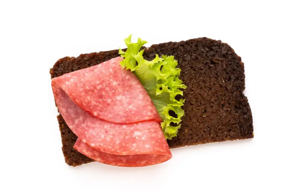 Zdjęcie Czy pumpernikiel ma gluten? Sprawdź, zanim zjesz!