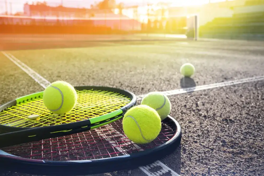 Zdjęcie Na czym polega tenis? Poznaj zasady i tajniki tej fascynującej gry