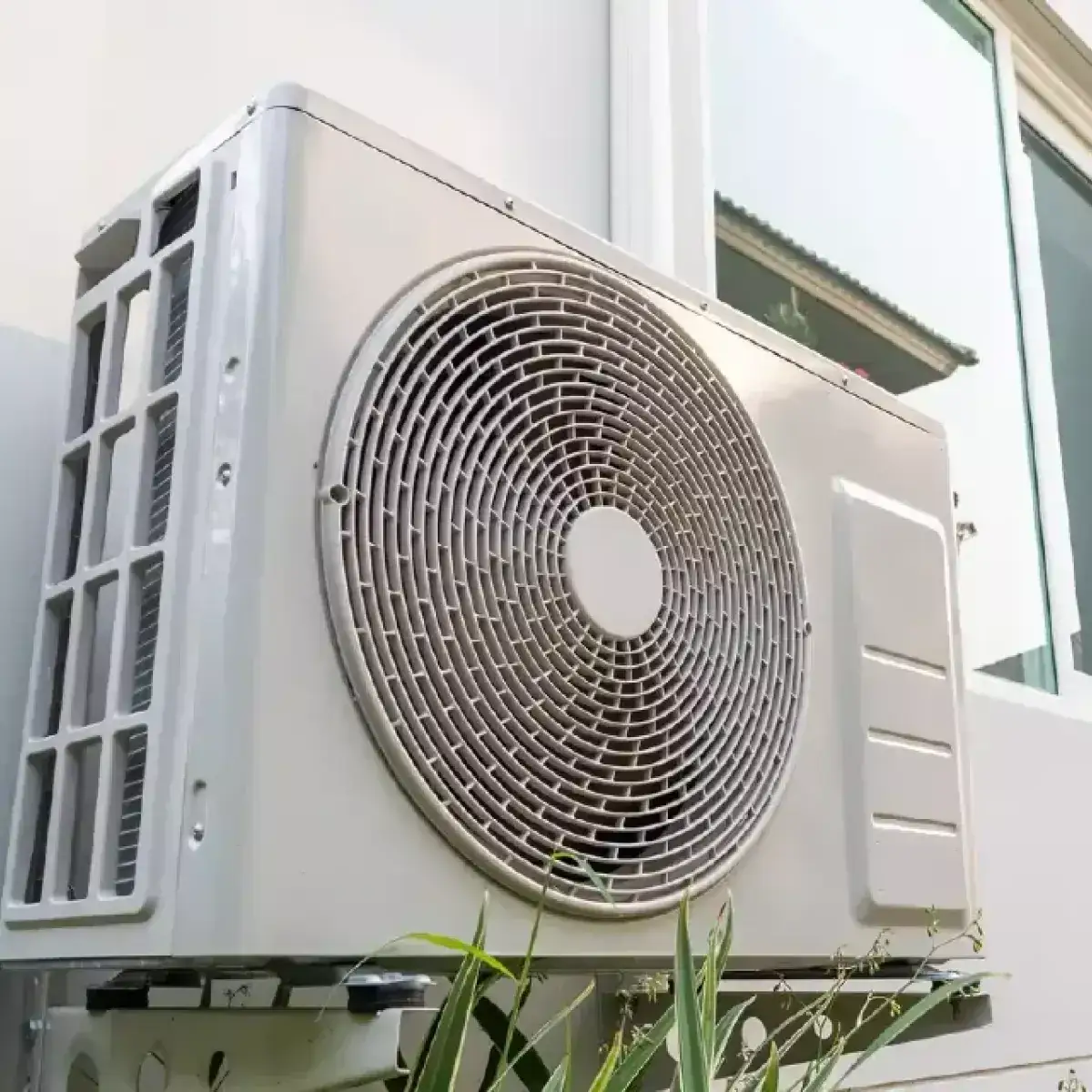 Zdjęcie Jaka moc pompy ciepła do domu 200m2? Oblicz i zaoszczędź!