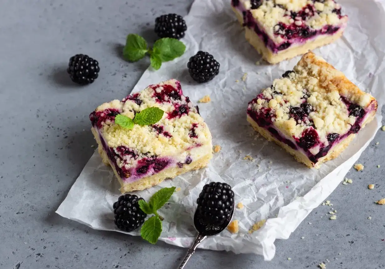 Zdjęcie Pyszne ciasto z jeżynami: 3 proste przepisy do wypróbowania