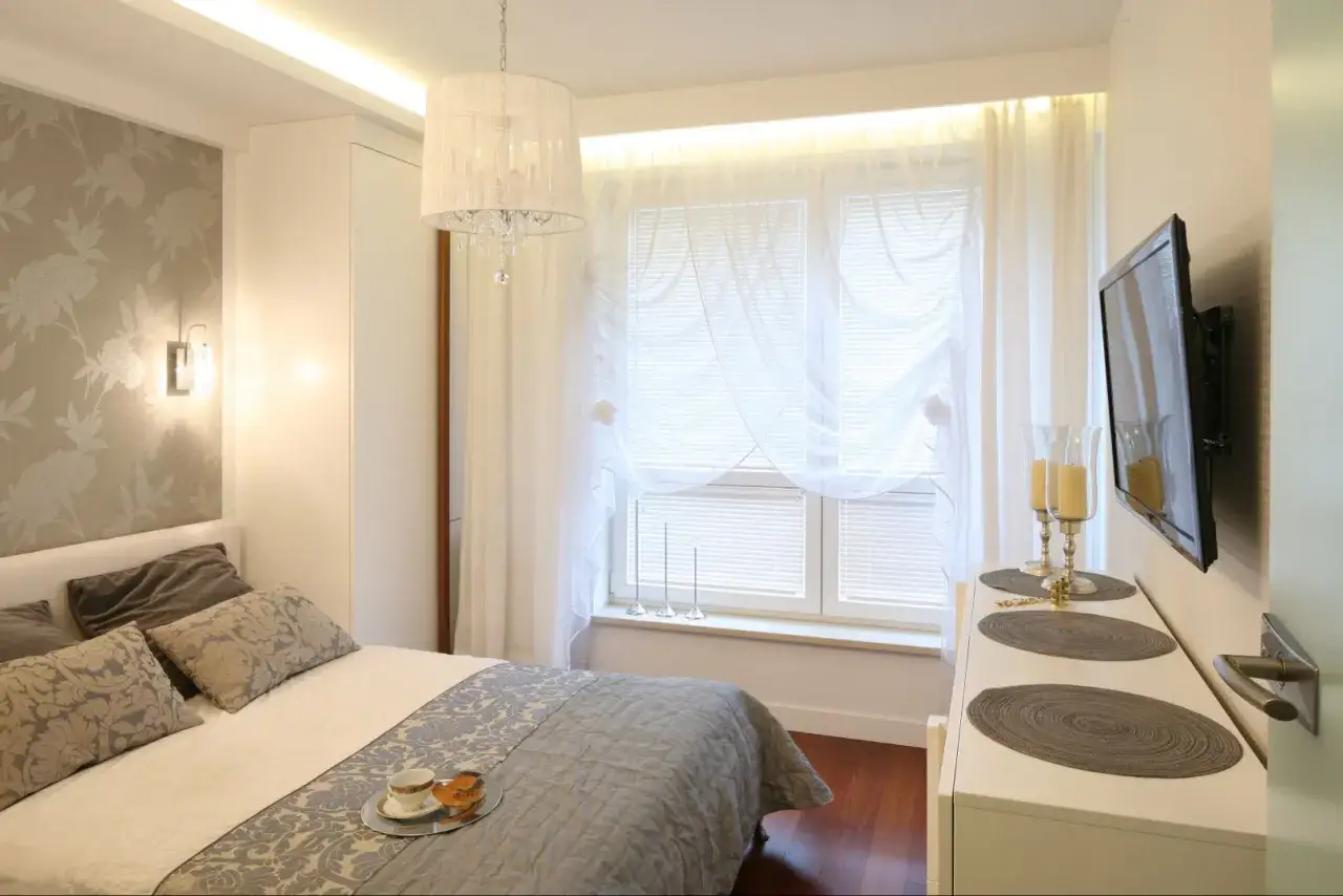 Zdjęcie Co na okno w sypialni: 7 stylowych pomysłów na dekorację