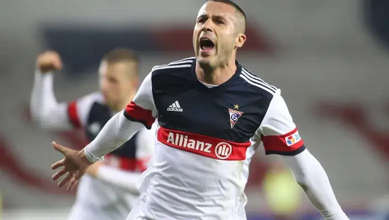 Zdjęcie Igor Angulo: Jak radzi sobie polski piłkarz?