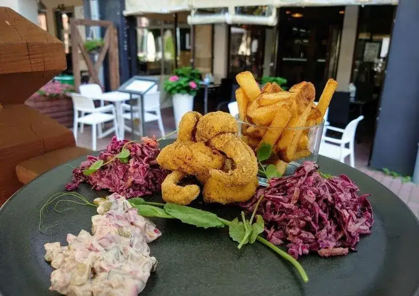 Zdjęcie Mikołajki gdzie zjeść - najlepsze miejsca na smaczne posiłki