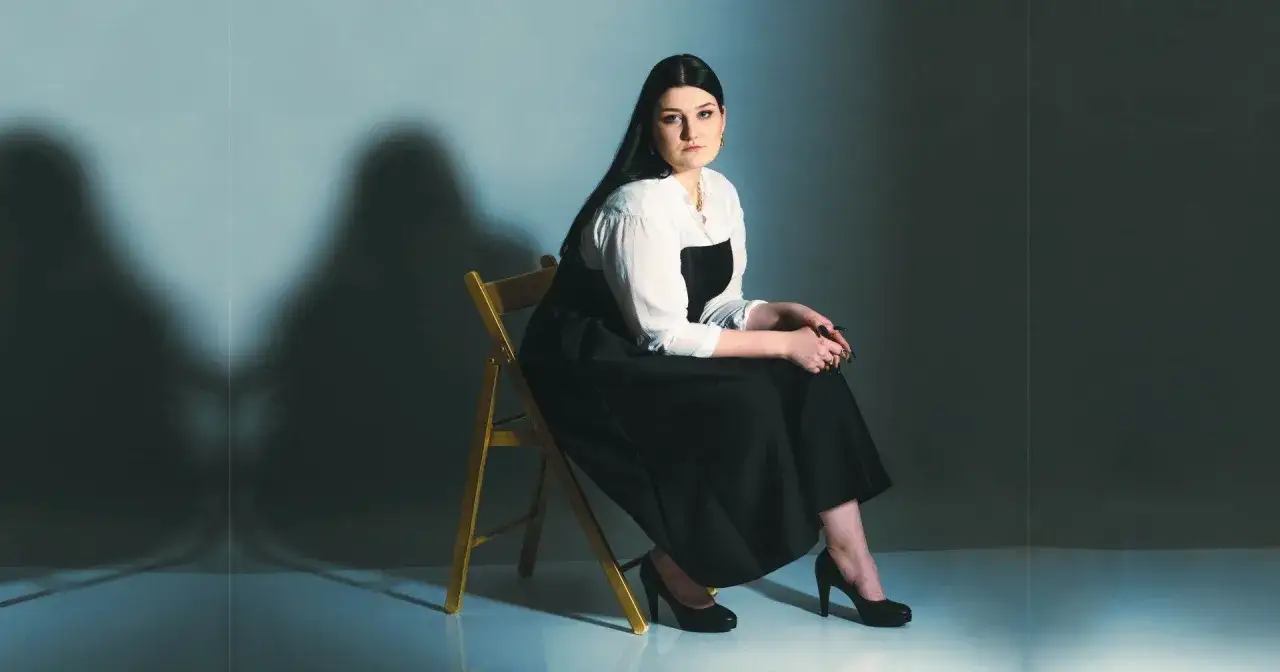 Zdjęcie Książka Hell - o czym jest? Poznaj tajemnice Victori Clark