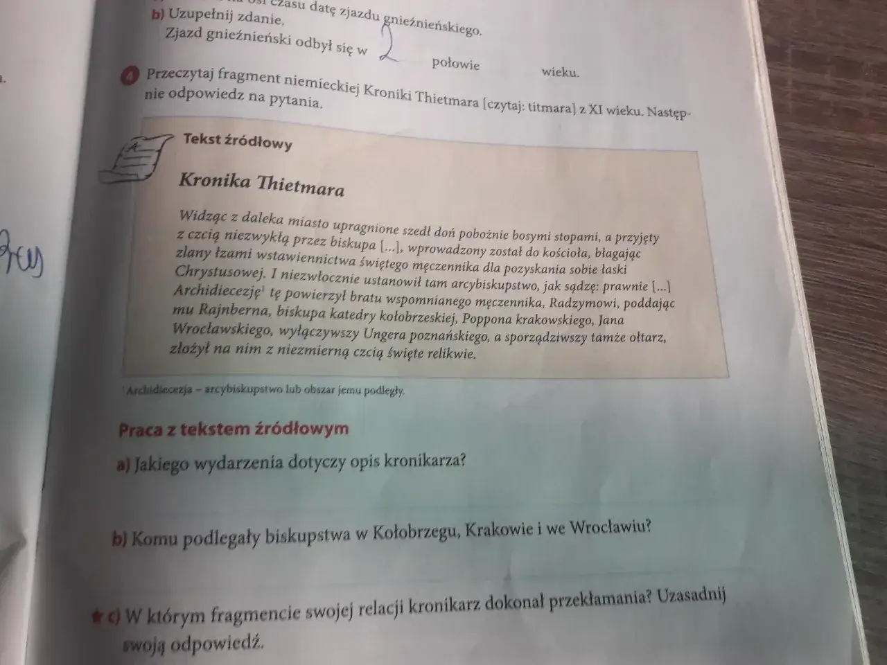 Zdjęcie Komu podlegały biskupstwa w Kołobrzegu, Krakowie i Wrocławiu?
