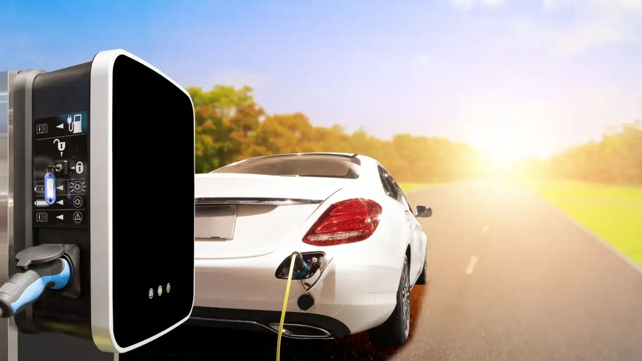 Zdjęcie Samochód elektryczny ile przejedzie? Sprawdź realny zasięg modeli