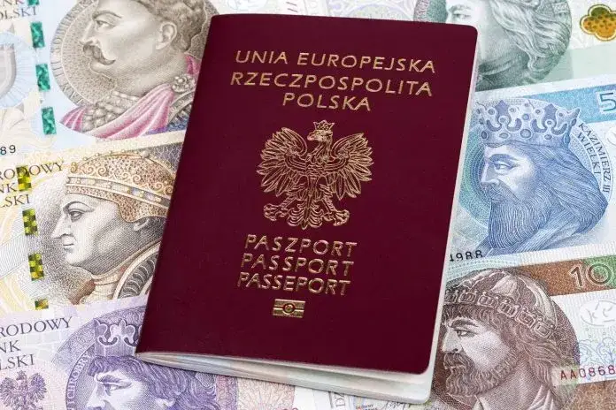Zdjęcie Jak wyrobić sobie paszport - krok po kroku i uniknij problemów