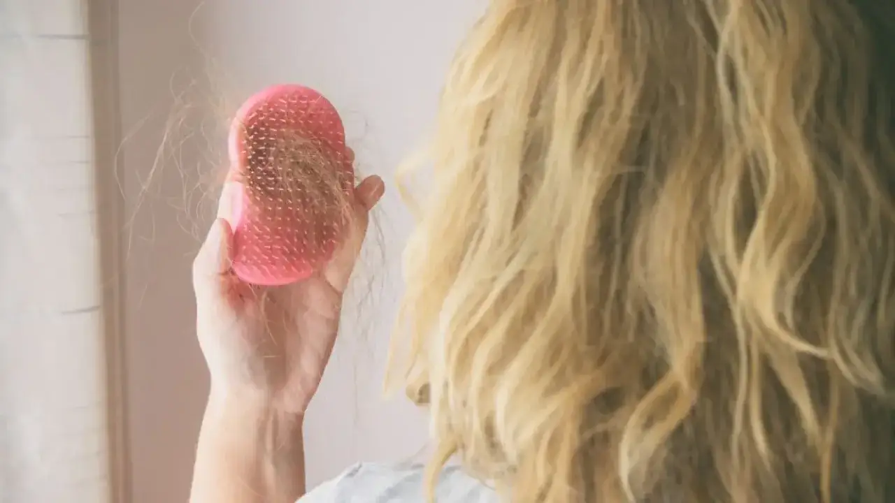 Zdjęcie Ca&iacute;da del cabello: &iquest;Qu&eacute; funciona sin receta? Gu&iacute;a experta