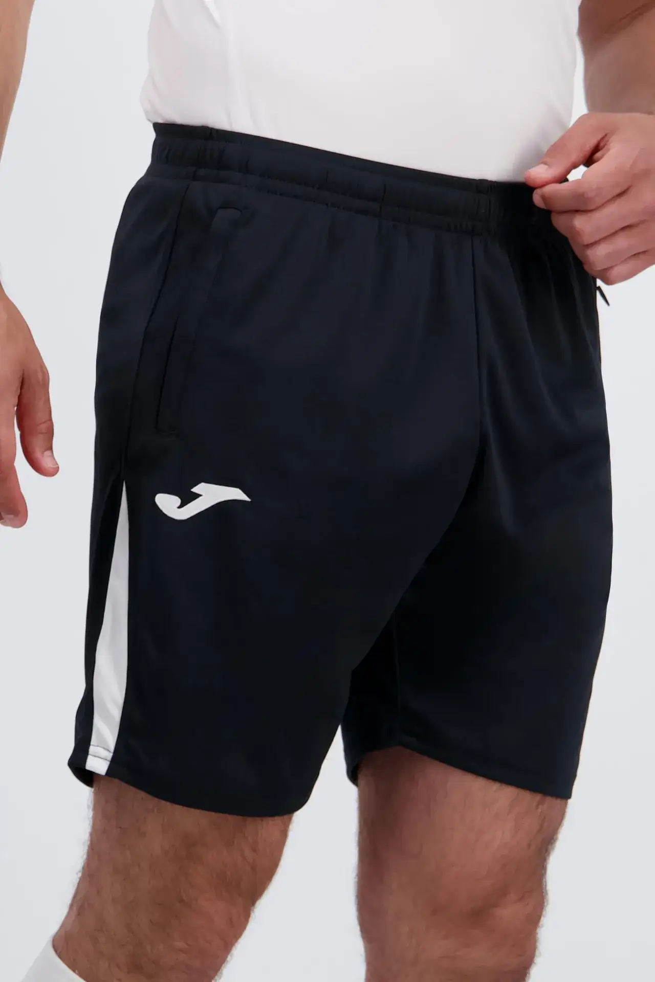 Zdjęcie Pantalon corto Joma: ideales para deporte y estilo casual sin complicaciones