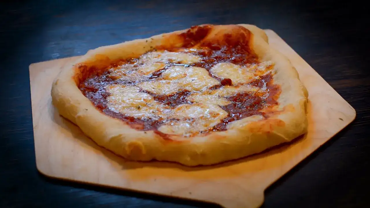 Zdjęcie Jak zrobić pizzę w prosty sposób - uniknij najczęstszych błędów