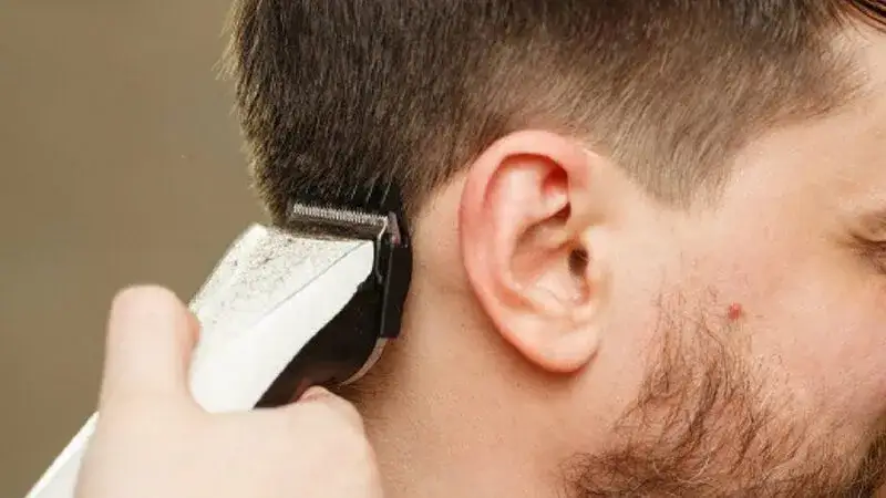 Zdjęcie Czy maszynką do włosów można golić brodę? Sprawdź skuteczność!