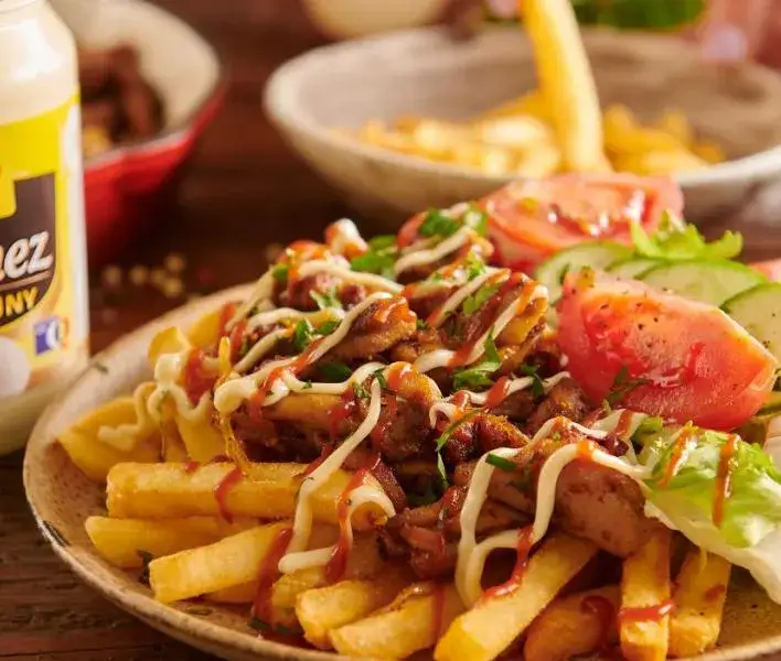 Zdjęcie Ile kcal ma kebab z frytkami? Zaskakujące informacje o kaloriach
