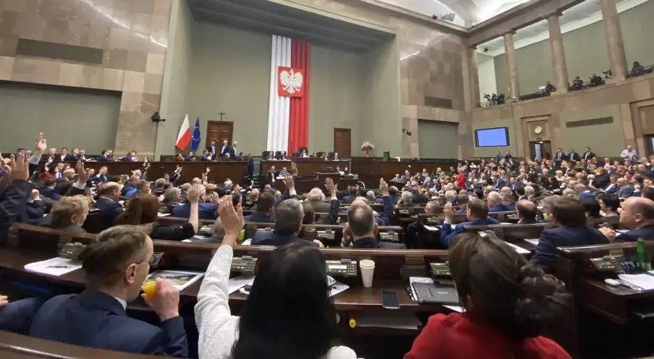 Zdjęcie Jakie partie w sejmie? Poznaj kluczowe ugrupowania polityczne