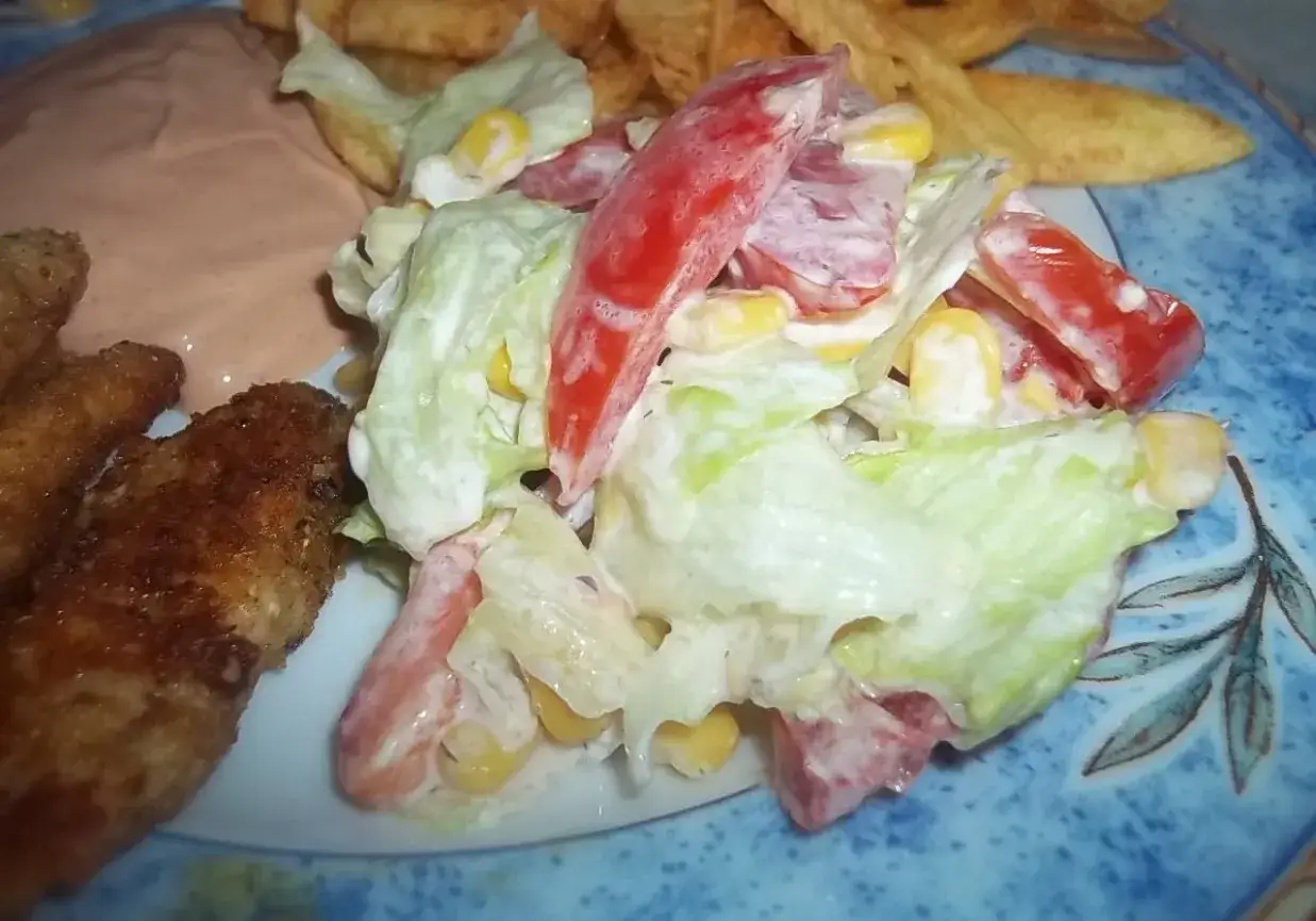 Zdjęcie Jaką surówkę do kurczaka i frytek wybrać, aby zachwycić smakiem?