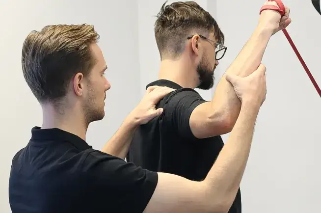 Zdjęcie Jakie ćwiczenia po złamaniu kości ramiennej pomogą w szybkiej rehabilitacji