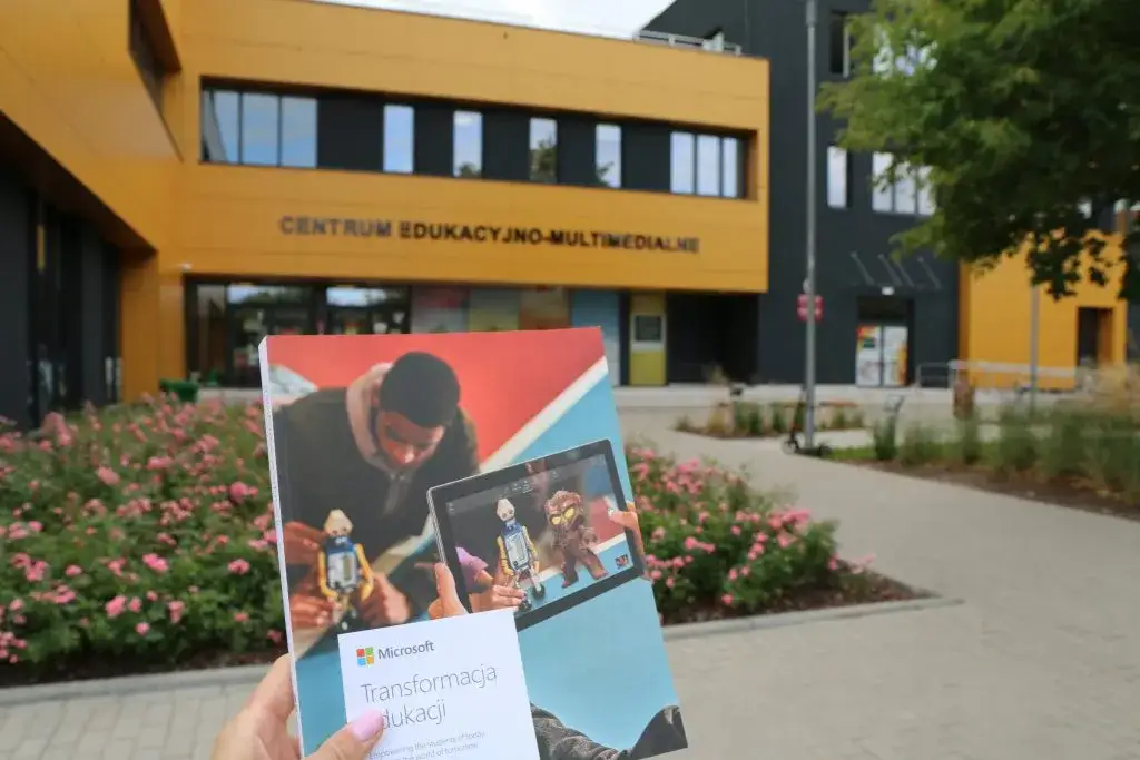 Zdjęcie Gdzie jest szkoła w chmurze? Odkryj unikalną edukację w Warszawie