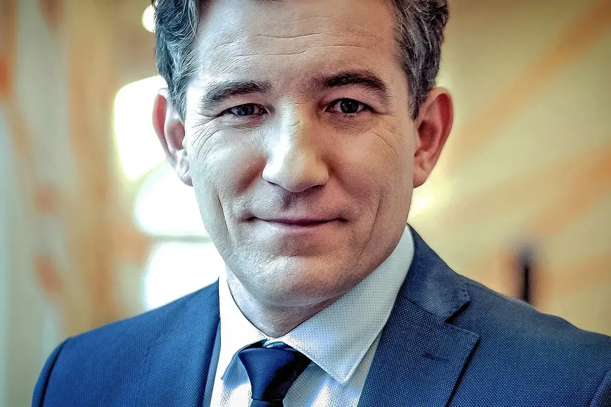 Zdjęcie Przemysław Sadowski: Fascynująca biografia i kariera aktora