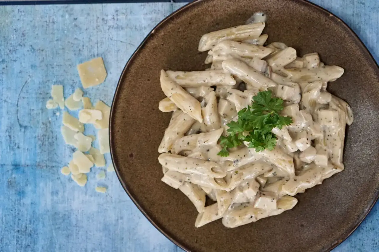 Zdjęcie Jak przygotować penne w sosie śmietanowym, kt&oacute;re zachwyci każdego?