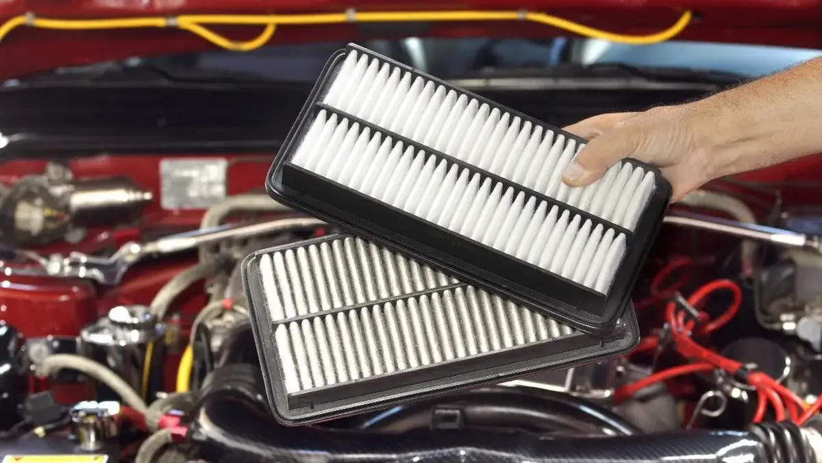 Zdjęcie Objawy zapchanego filtra powietrza w dieslu, które mogą zrujnować silnik