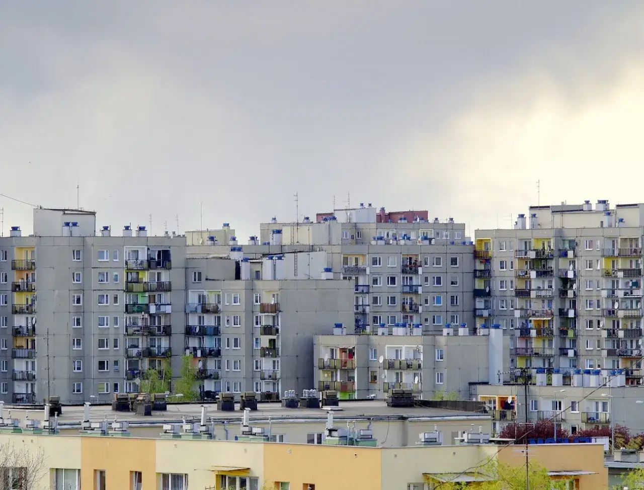 Zdjęcie Czy warto wykupić grunt pod swoim mieszkaniem w bloku? Poznaj ryzyka i korzyści