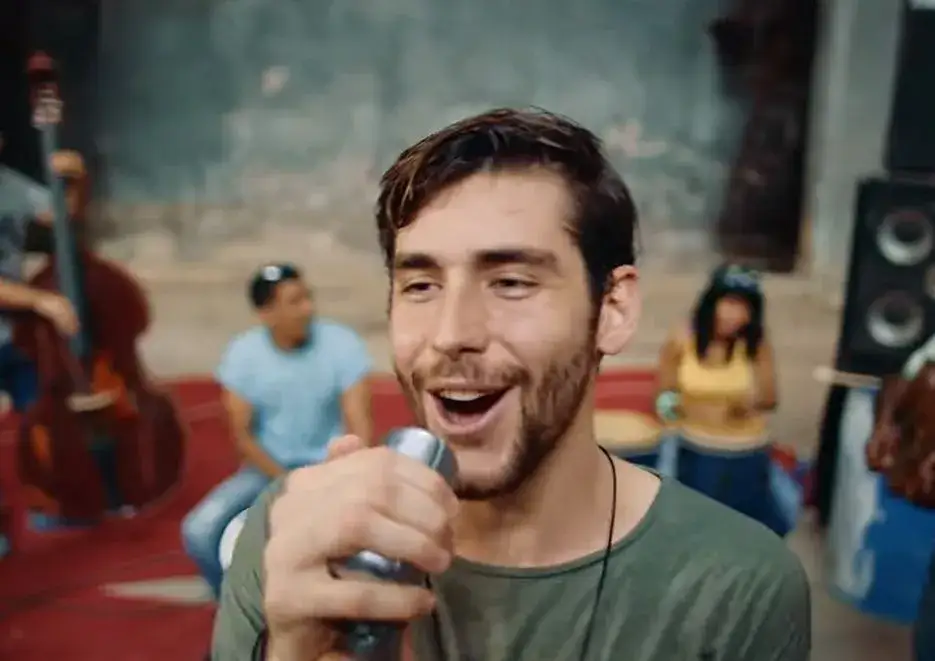 Zdjęcie Ile trwa koncert Álvaro Soler? Czas trwania, który warto znać