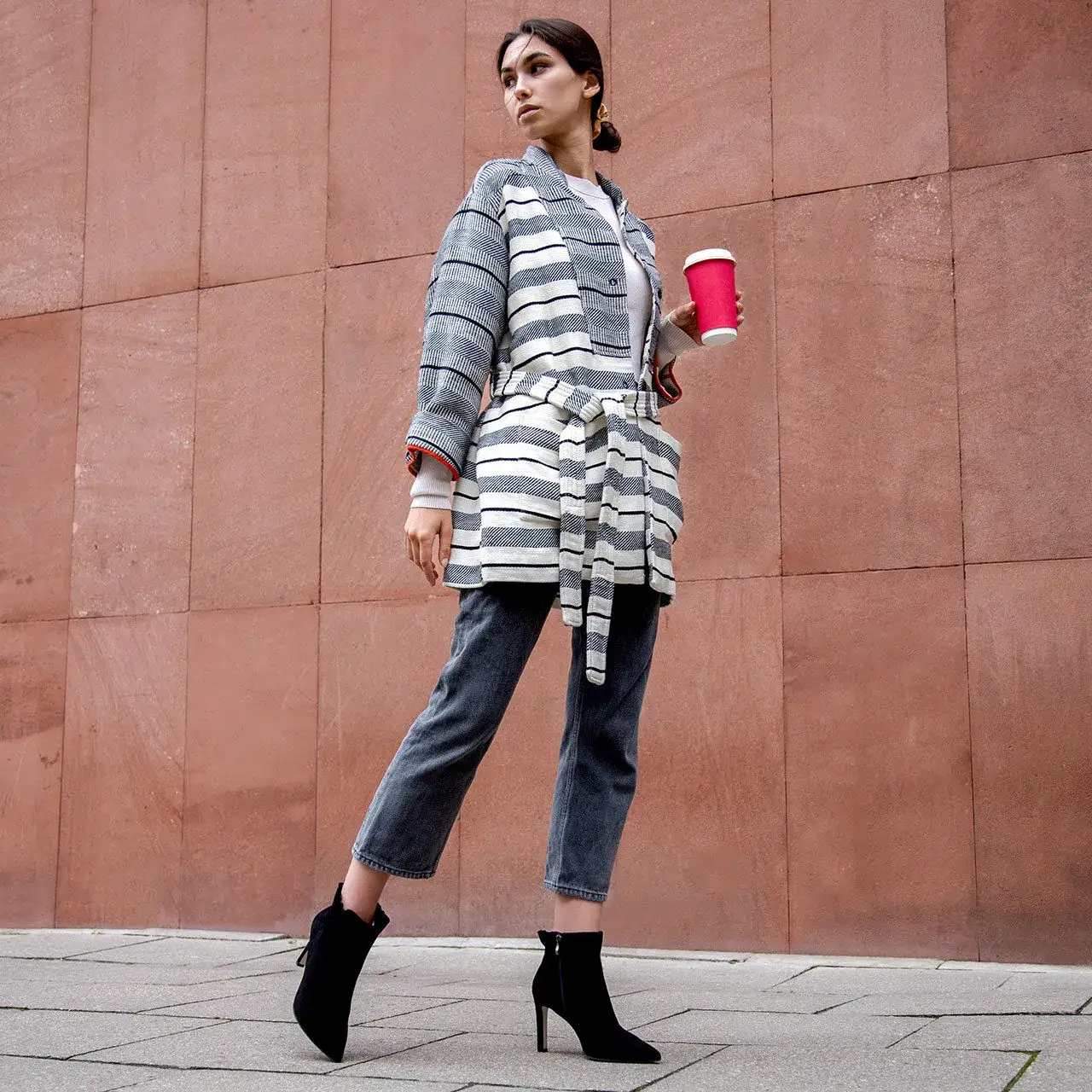 Zdjęcie Botki na obcasie dla kogo? Odkryj, jak je nosić z klasą