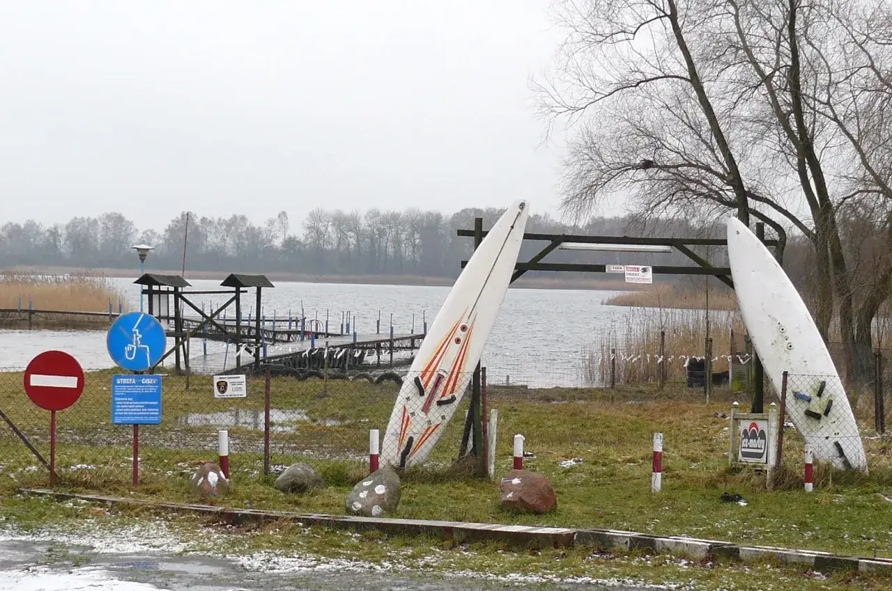 Zdjęcie Jezioro Bytyńskie: odkryj ukryte skarby i atrakcje w okolicy
