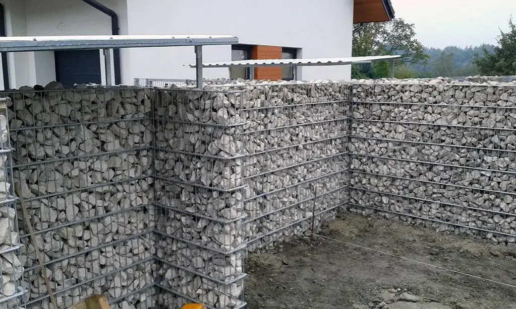 Zdjęcie Jak zrobić ogrodzenie gabionowe - krok po kroku bez błędów