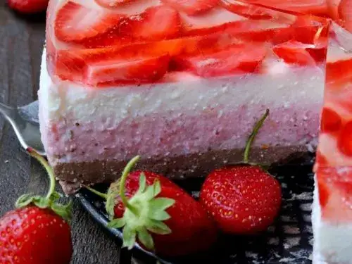 Zdjęcie Przepis na zdrowe ciasto z truskawkami, które zachwyci smakiem