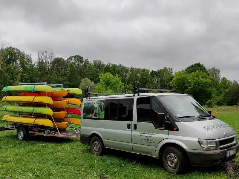 Zdjęcie Spływ kajakowy cena: Jak uniknąć wysokich kosztów i cieszyć się przygodą