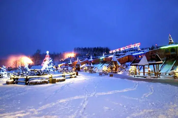 Zdjęcie Wioska Świętego Mikołaja na Warmii i Mazurach: Magiczne Atrakcje